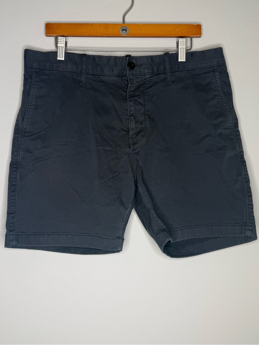Madewell Men’s 7-inch Chino Shorts dark gray W35